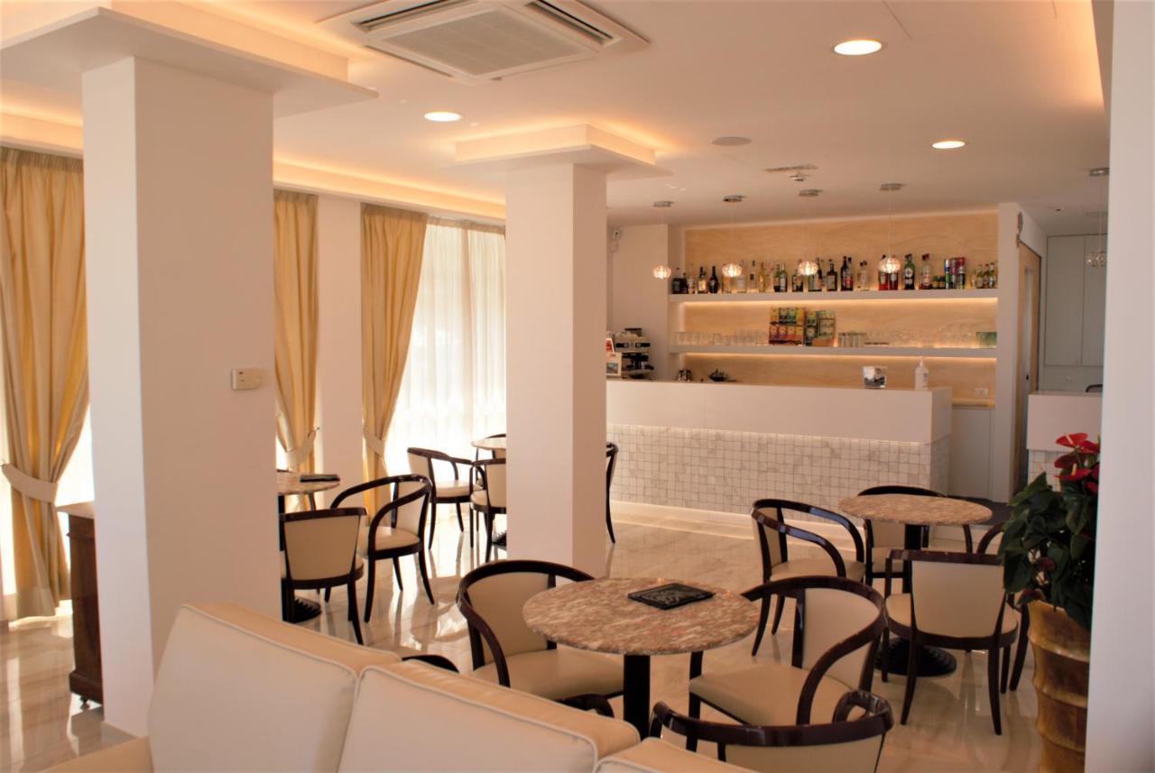 Hotel Caesar Paladium Rimini Luaran gambar