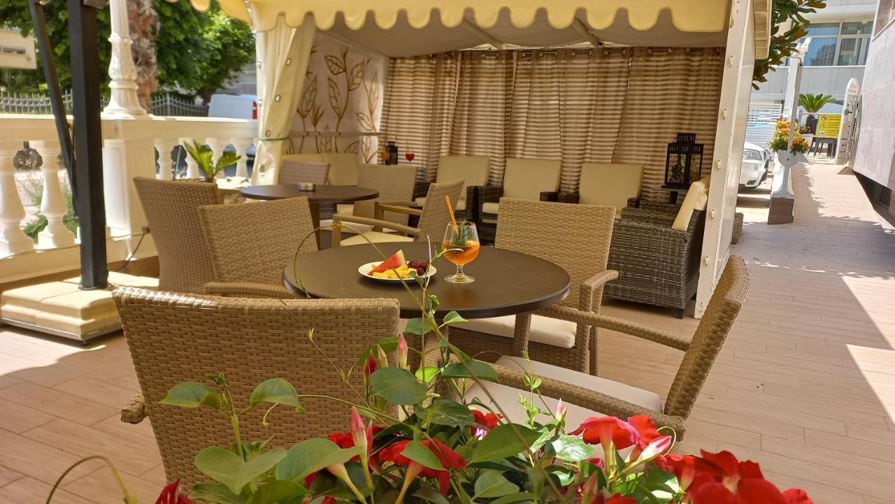 Hotel Caesar Paladium Rimini Luaran gambar