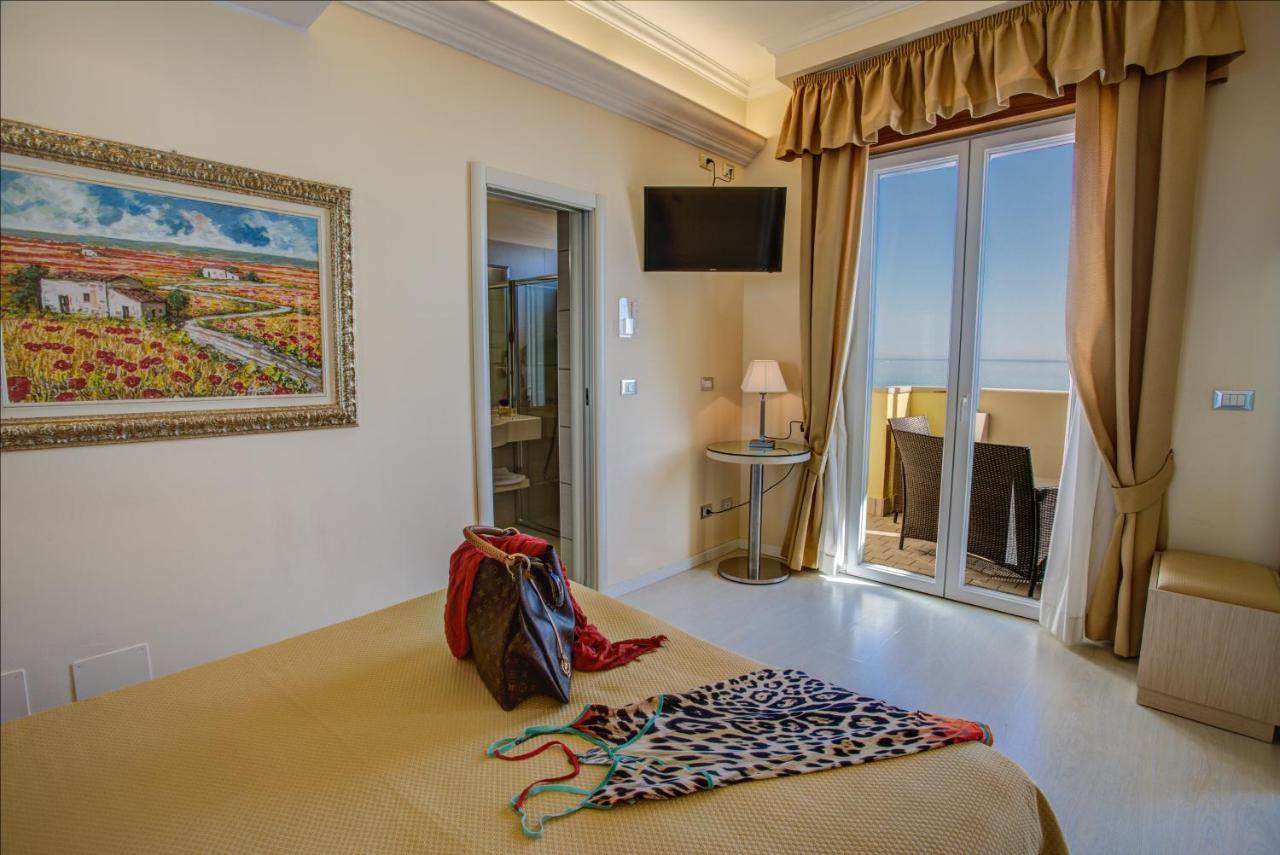 Hotel Caesar Paladium Rimini Bilik gambar