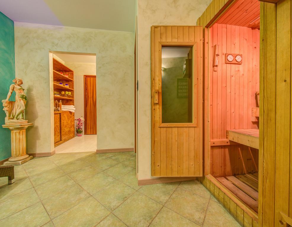Hotel Caesar Paladium Rimini Luaran gambar