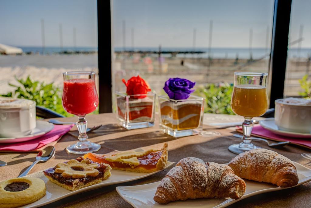 Hotel Caesar Paladium Rimini Luaran gambar