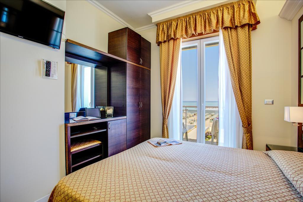 Hotel Caesar Paladium Rimini Bilik gambar