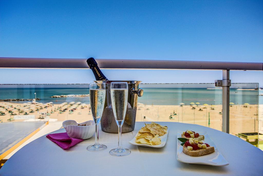 Hotel Caesar Paladium Rimini Bilik gambar