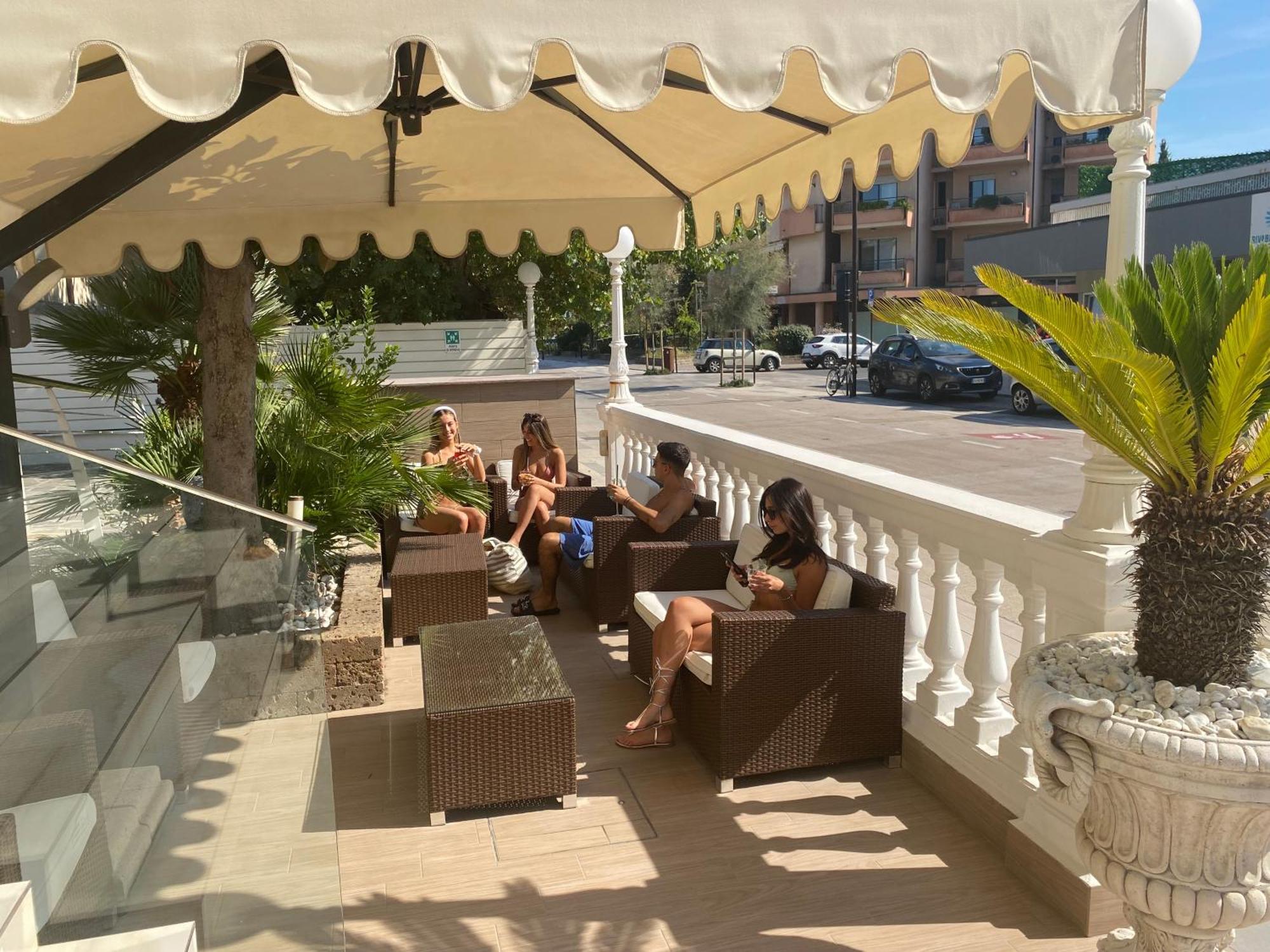 Hotel Caesar Paladium Rimini Luaran gambar
