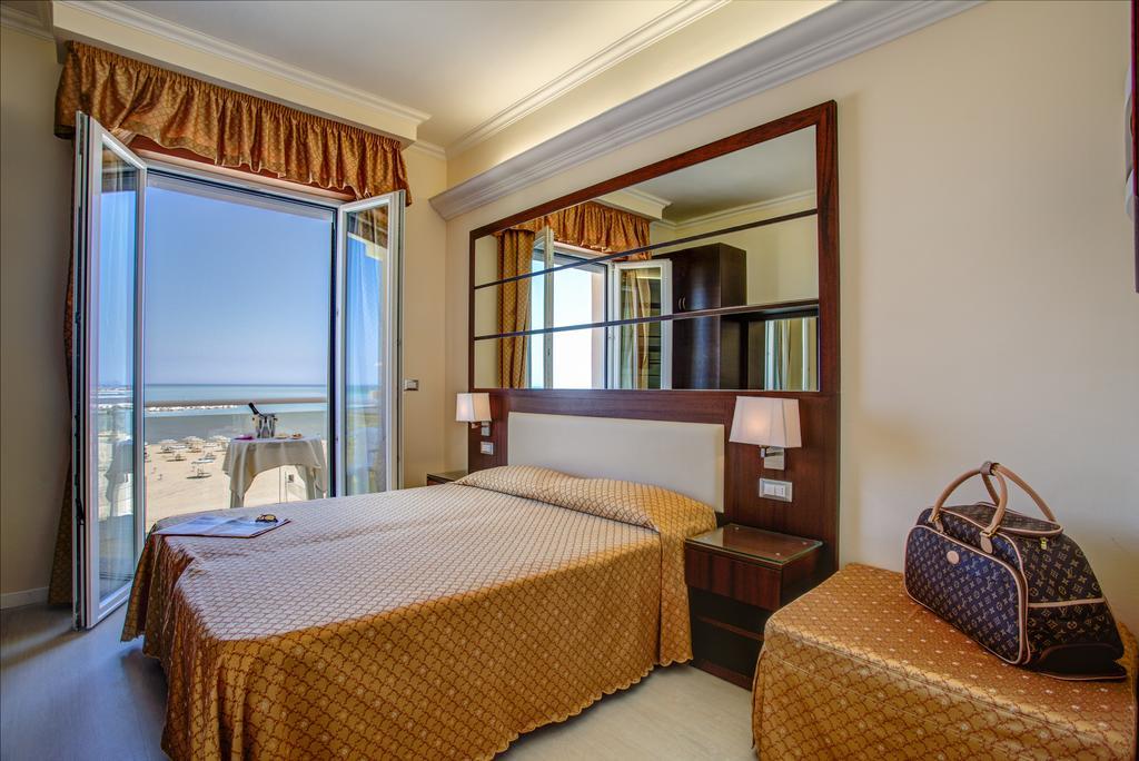 Hotel Caesar Paladium Rimini Bilik gambar