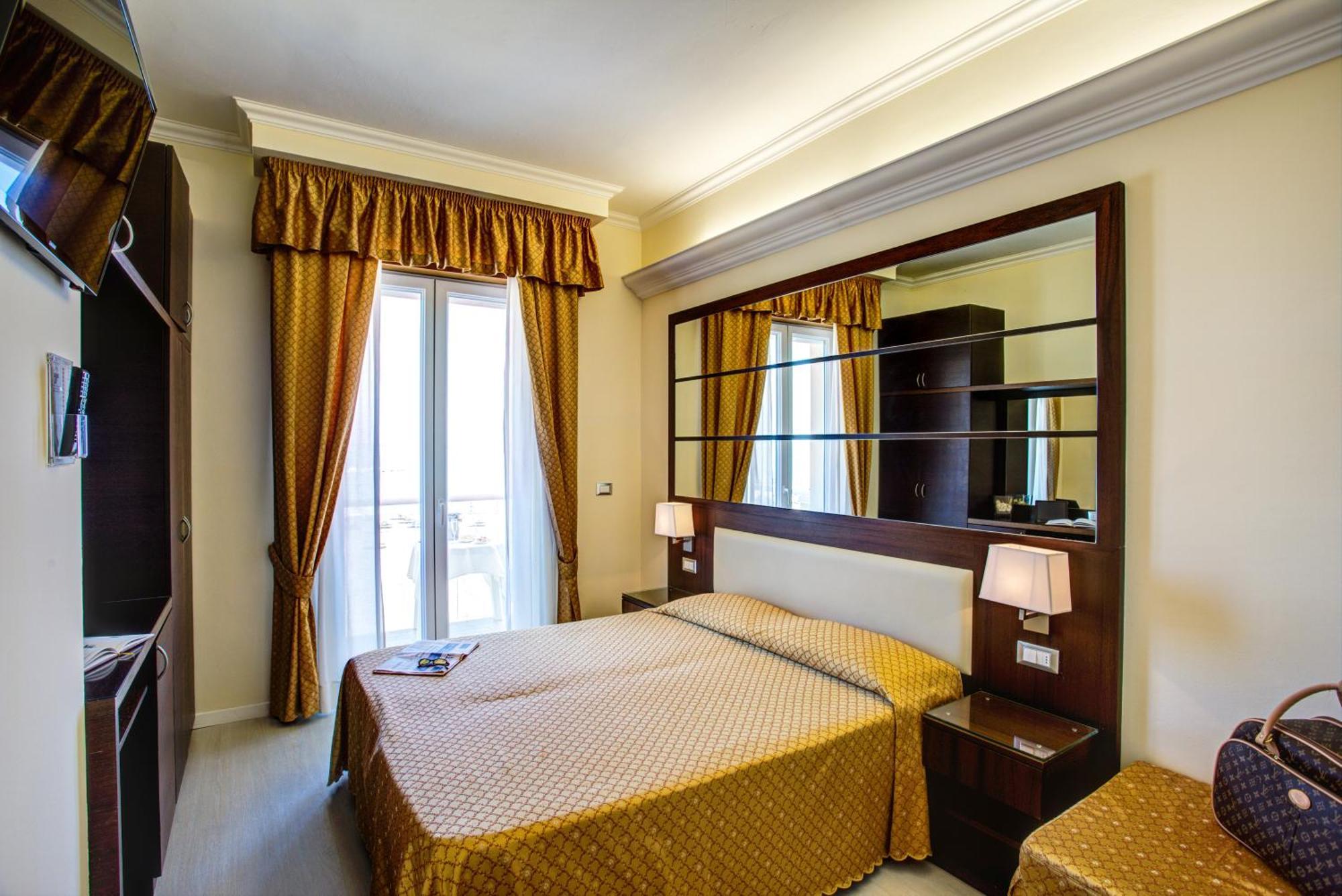 Hotel Caesar Paladium Rimini Bilik gambar