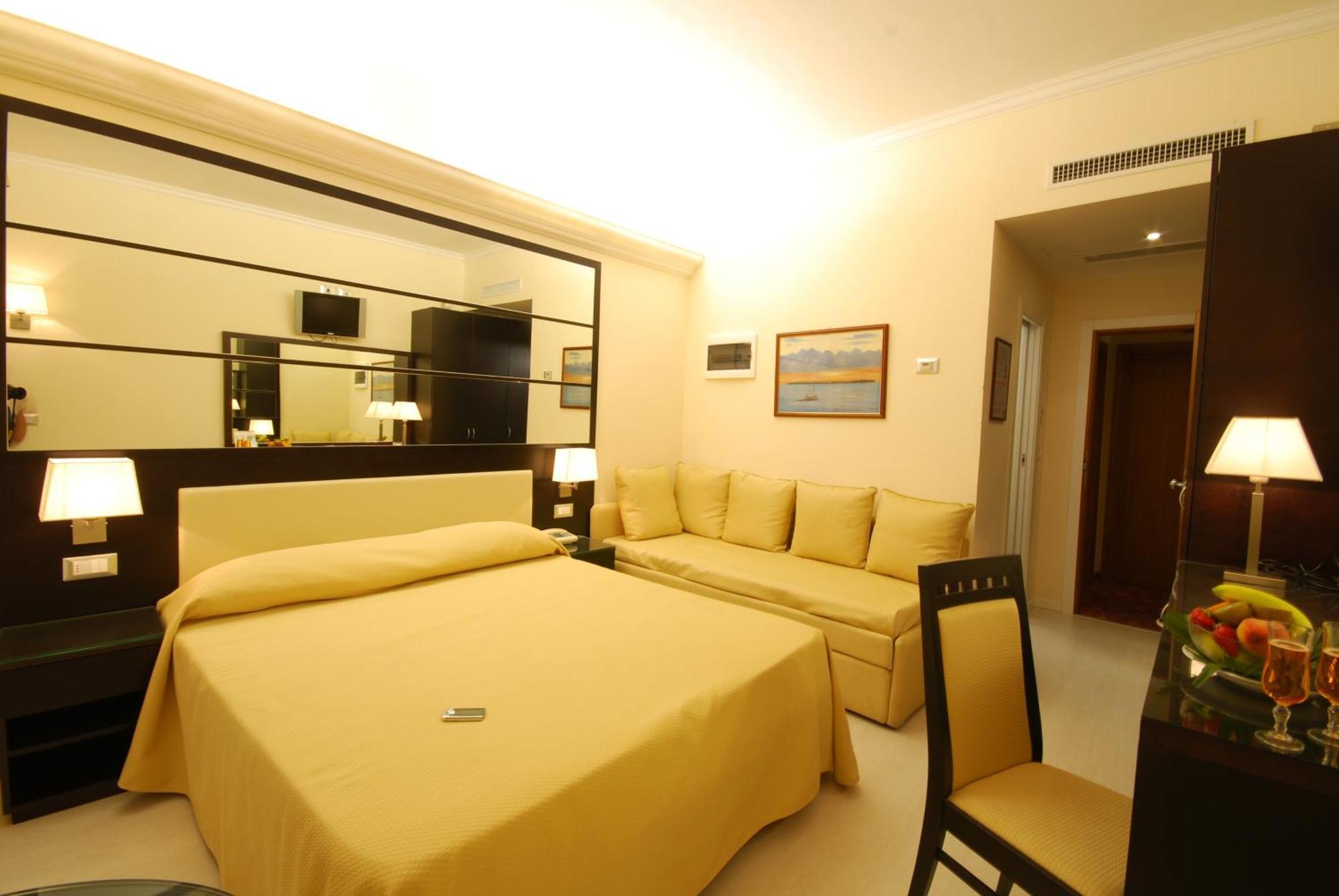 Hotel Caesar Paladium Rimini Bilik gambar