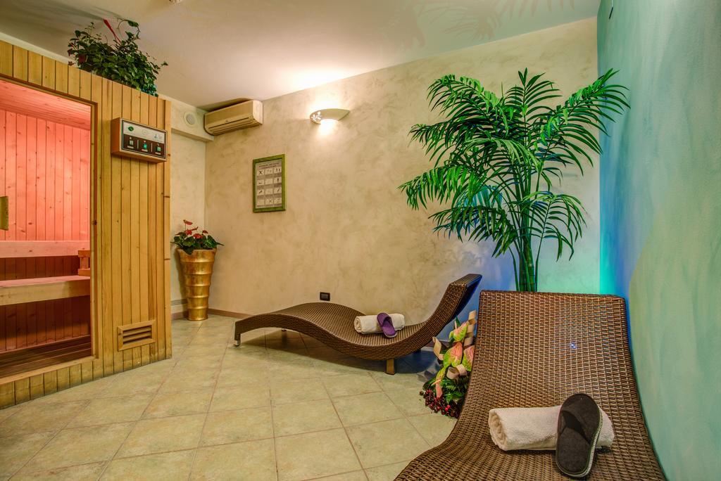 Hotel Caesar Paladium Rimini Luaran gambar